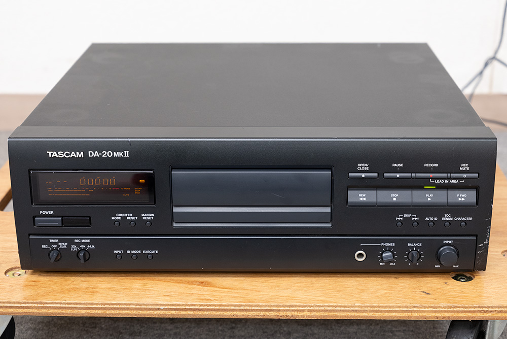 TASCAM DA-20 MKⅡ ⁄ DATデッキ ◇タスカム TASCAM DA-20MKII (DA